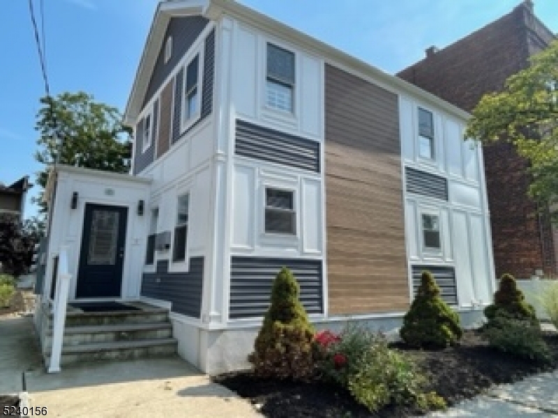 Property Photo:  27 New Street  NJ 07042 