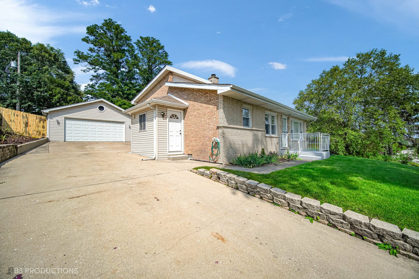 Property Photo:  8750 S 81st Court  IL 60457 