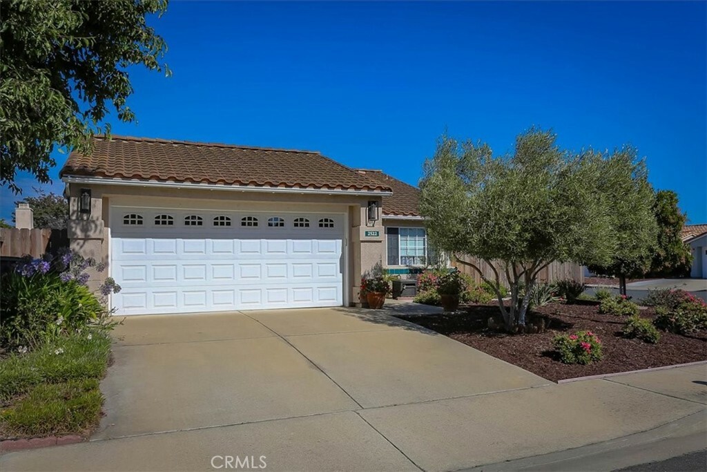 Property Photo:  2522 Santa Rosa Street  CA 93455 