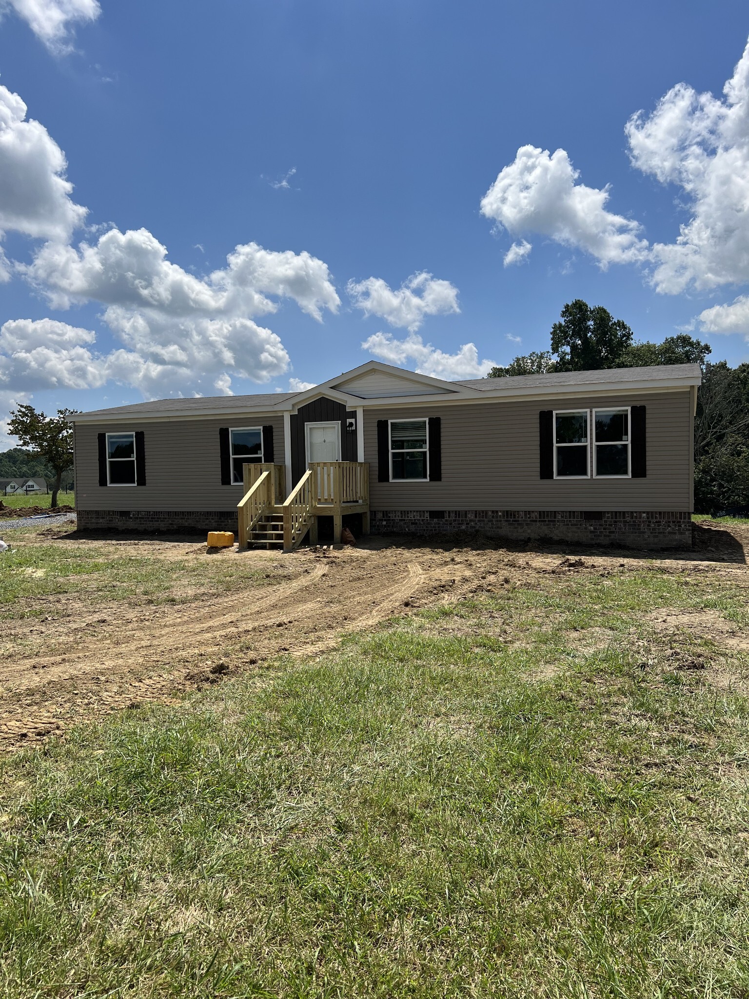 Property Photo: 624 Eulia Ln TN 37186