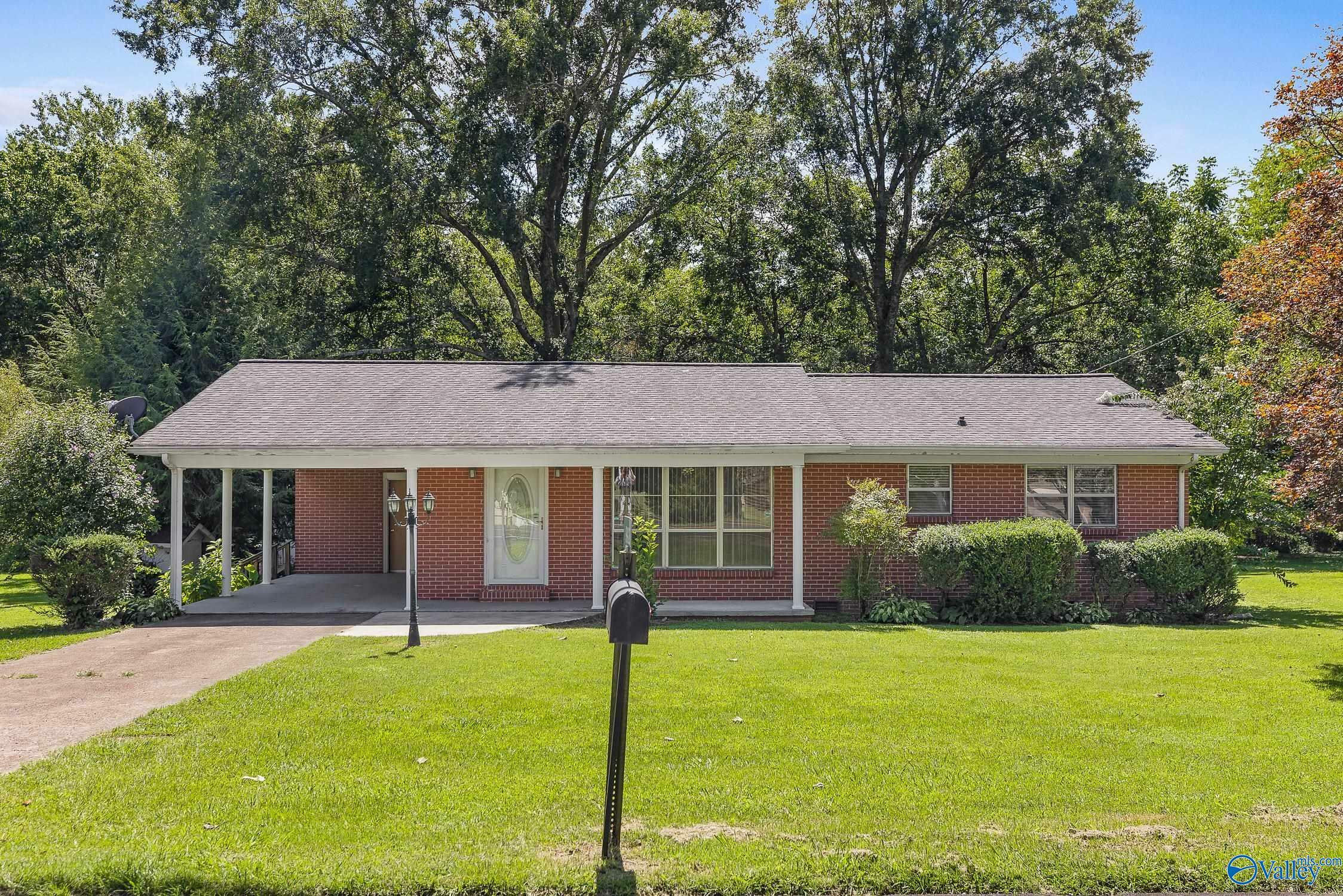 Property Photo:  9925 Alabama Highway 40  AL 35978 