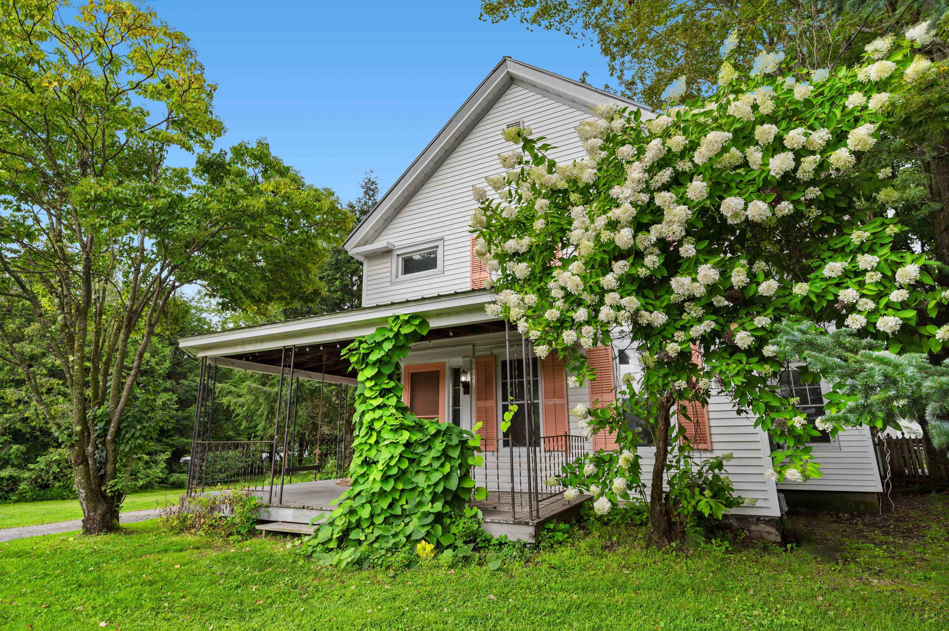 Property Photo:  220 Hollow Road  VT 06577 