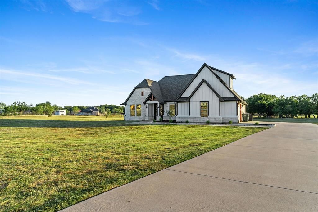 Property Photo:  4401 Jock Ewing Circle  TX 75189 