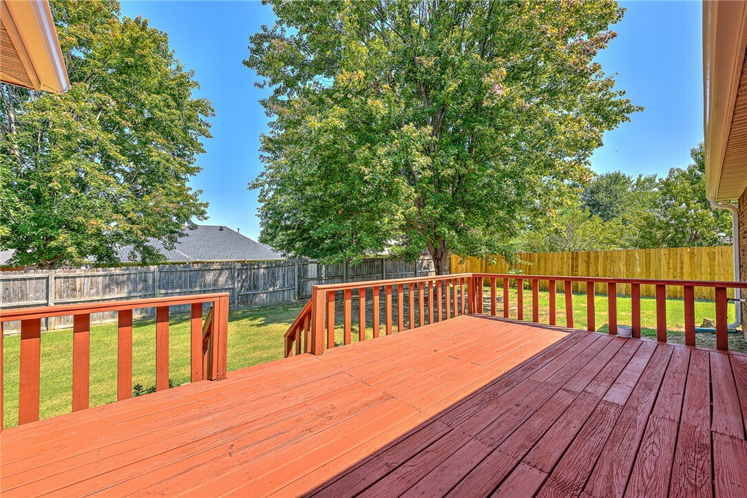 Property Photo: 605 Paradise Way AR 72712