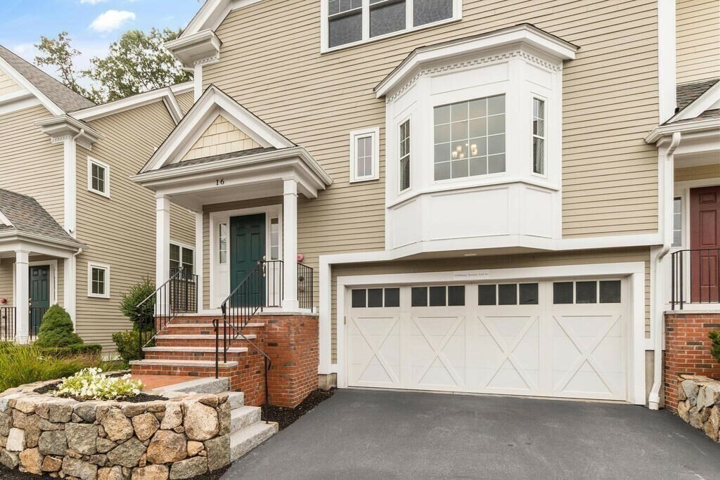 Property Photo: 10 Murray Ave 16 MA 01803