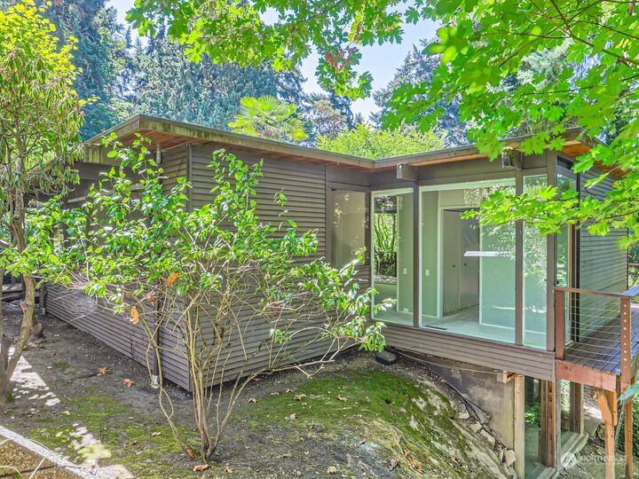 Property Photo:  12425 68th Avenue NE  WA 98034 