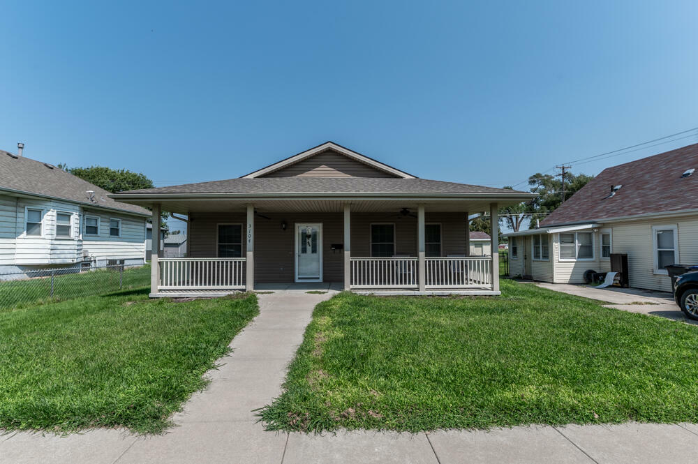 Property Photo:  3104 3rd  Avenue  IA 51501 