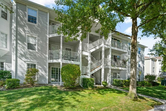 Property Photo:  174 Linden Street  NJ 07430 
