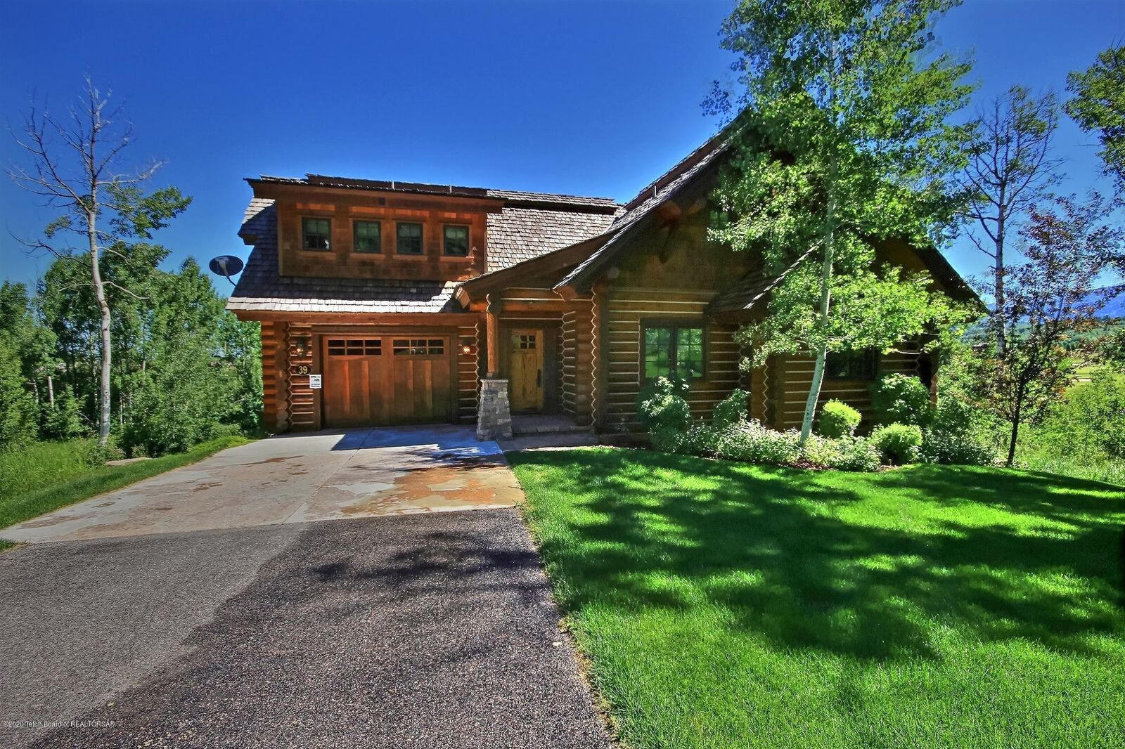 Property Photo:  39 Blackfoot Trail  ID 83455 