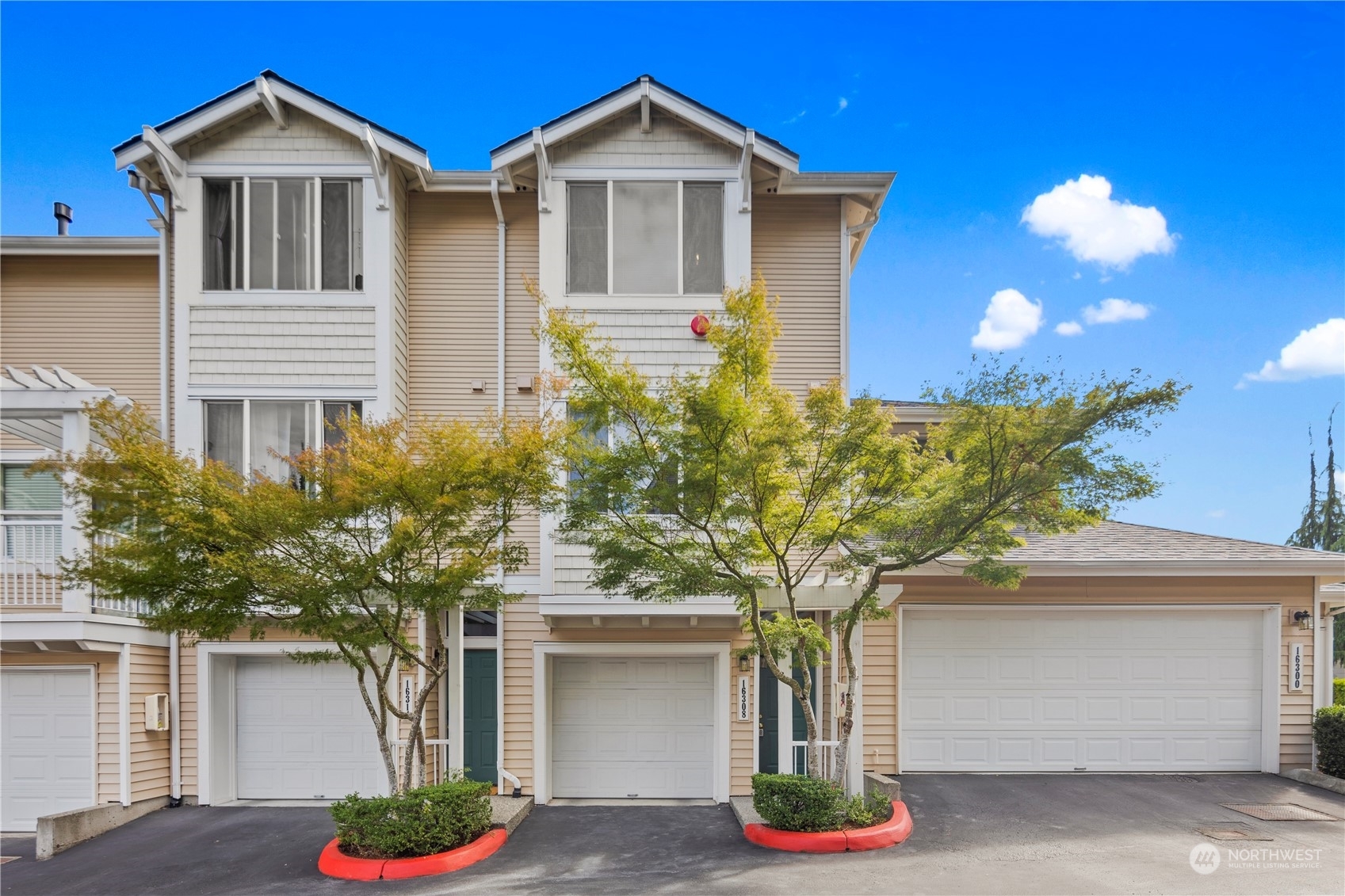 Property Photo: 16308 118th Lane NE 41-3 WA 98011