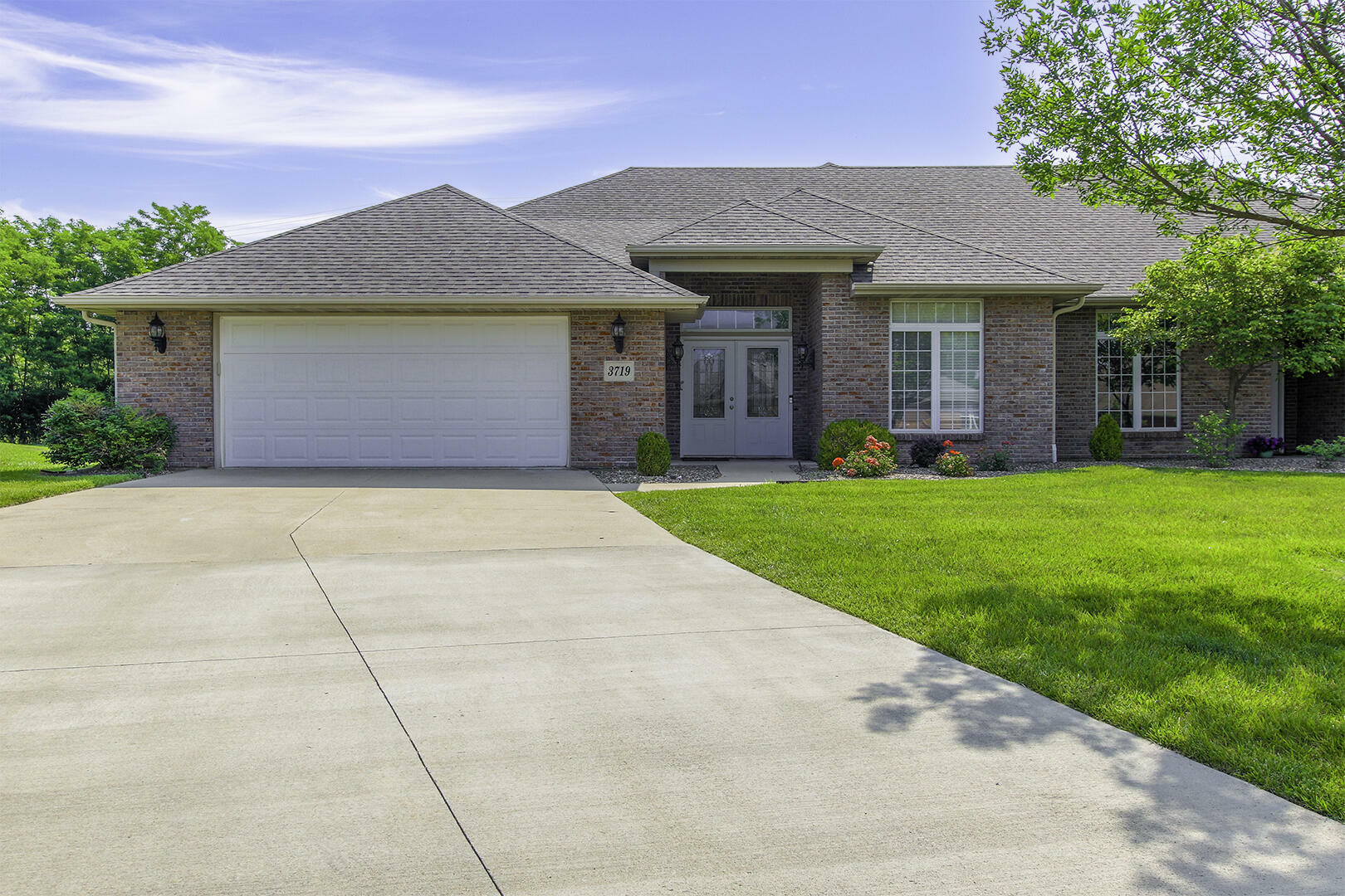 Property Photo:  3719 Ivanhoe Blvd  MO 65203 