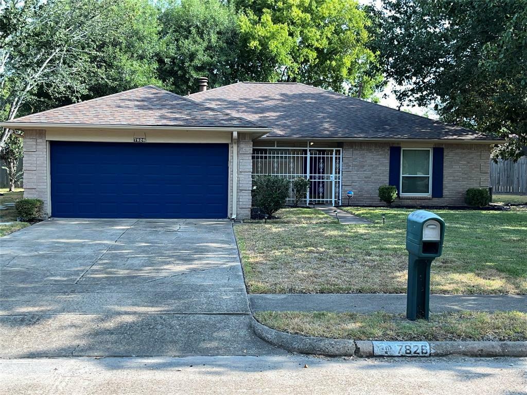 Property Photo: 7826 Chasewood Drive TX 77489
