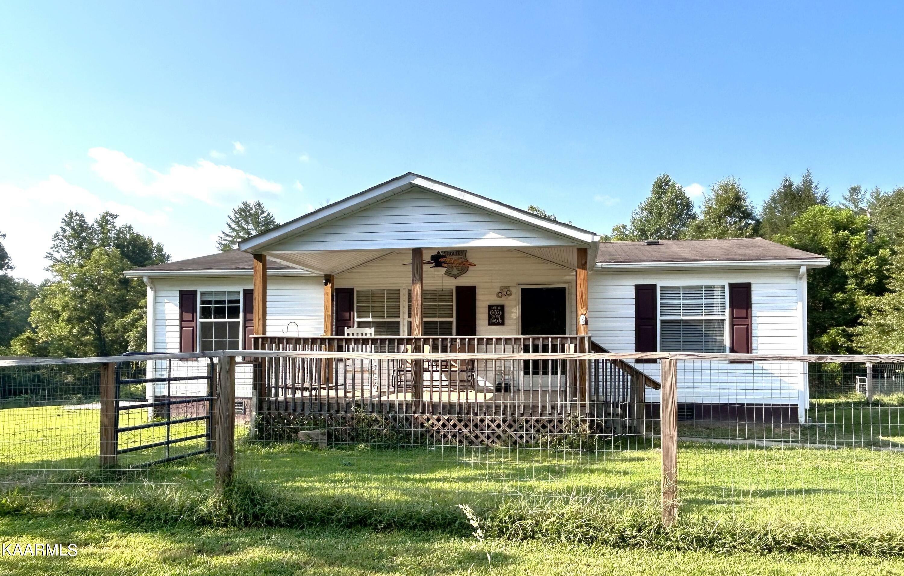 Property Photo:  1109 Camp Austin Rd  TN 37829 