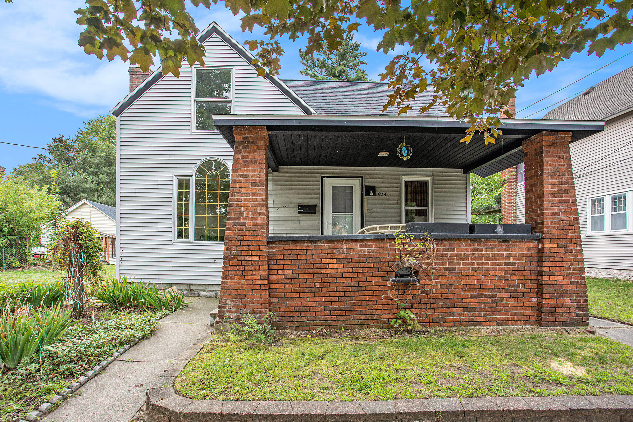 Property Photo:  914 11th Street NW  MI 49504 