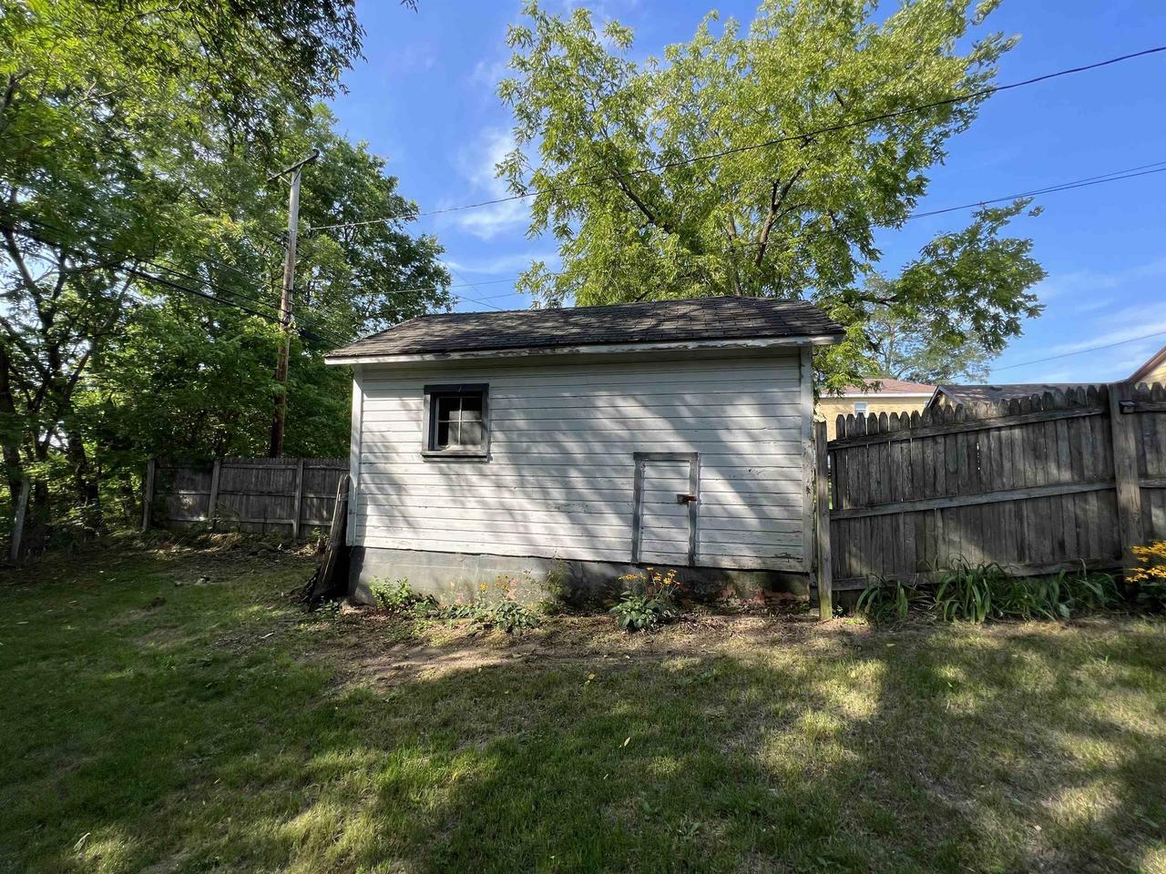 Property Photo: 722 East Cook Street WI 53901