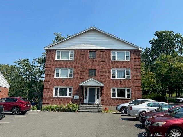 Property Photo:  22 Park Place 3F  CT 06052 