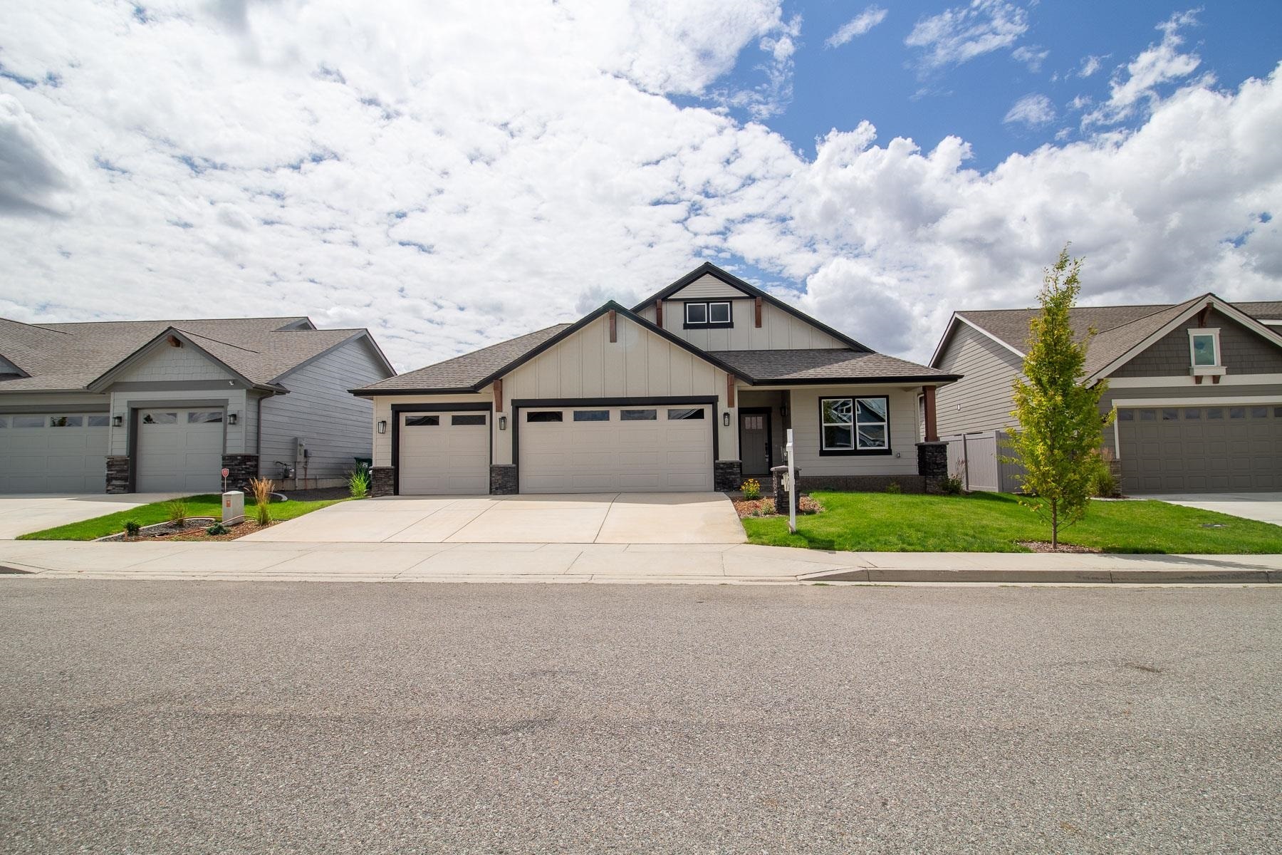 571 W Basalt Ridge Dr  Spokane WA 99224 photo