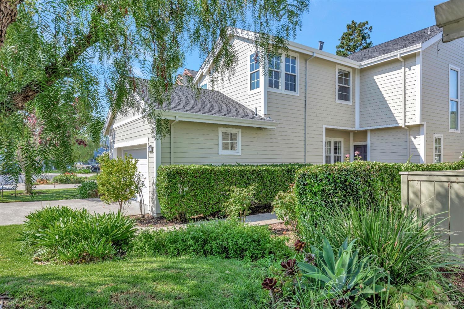 Property Photo:  8 Lagoon Court  CA 94903 