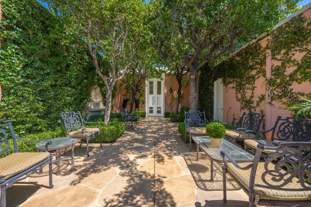Property Photo: 46940 Somia Court CA 92260