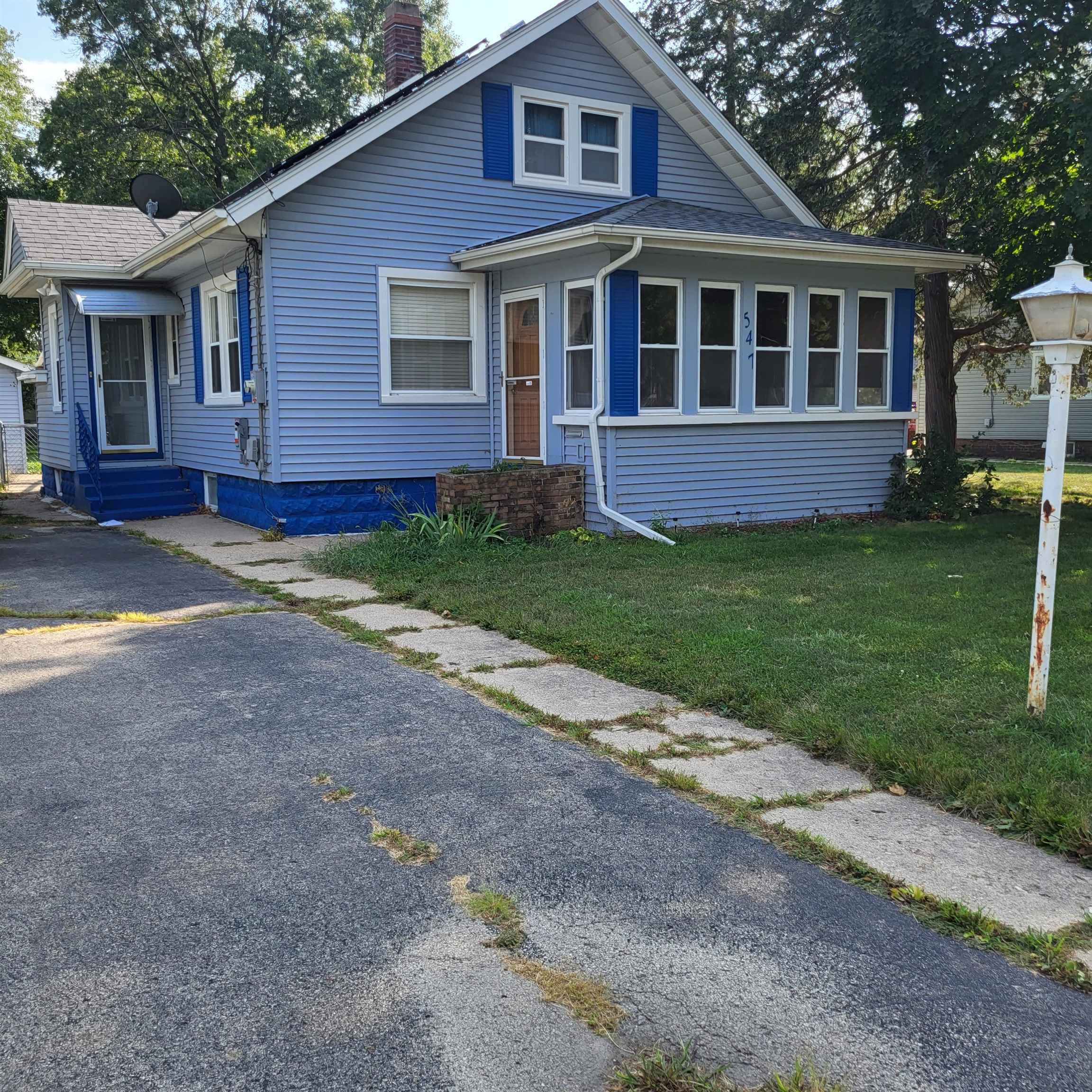 Property Photo: 547 Lawn Drive IL 61111