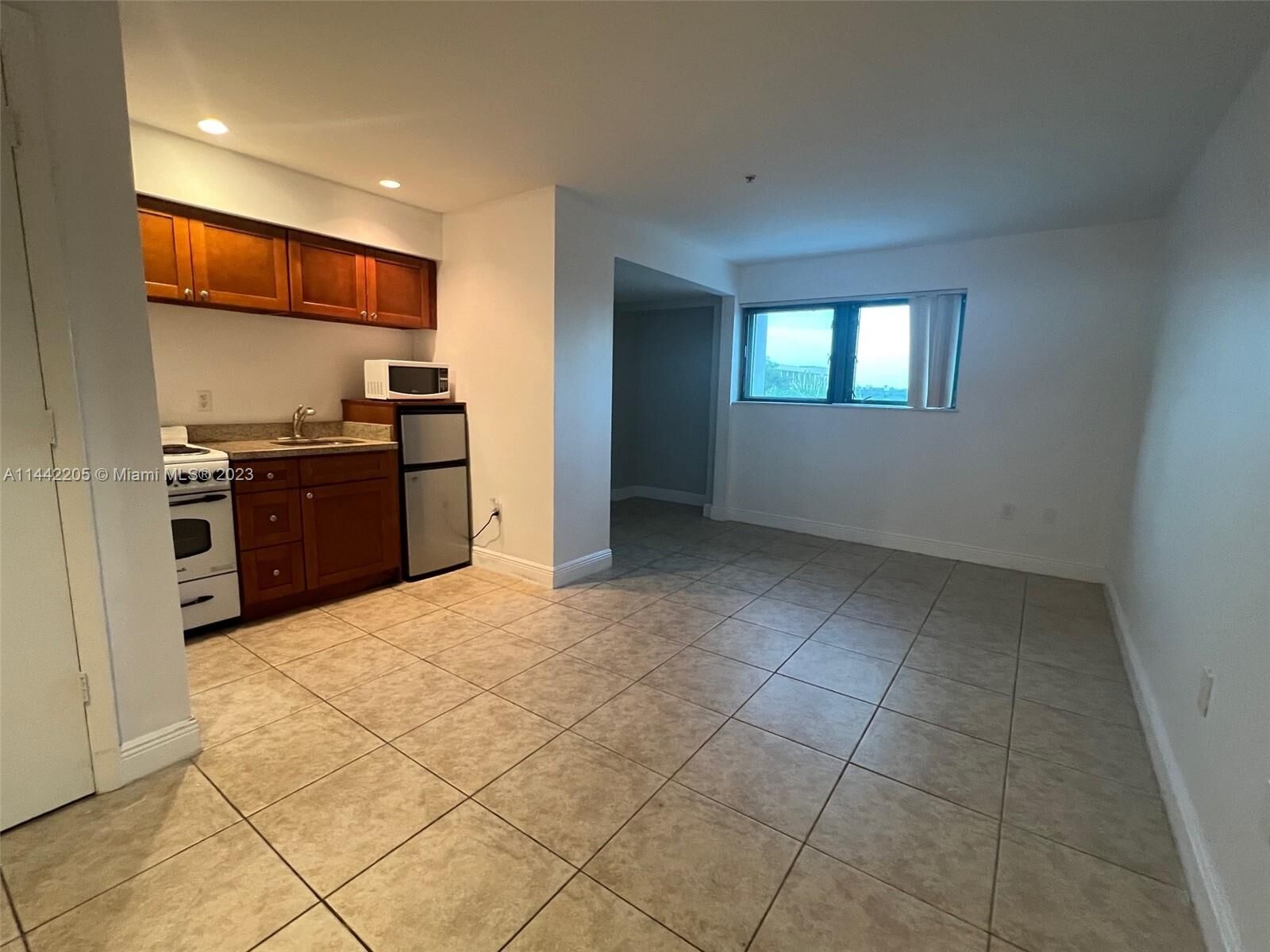 Property Photo: 5769 Sunset Dr 5769 FL 33143