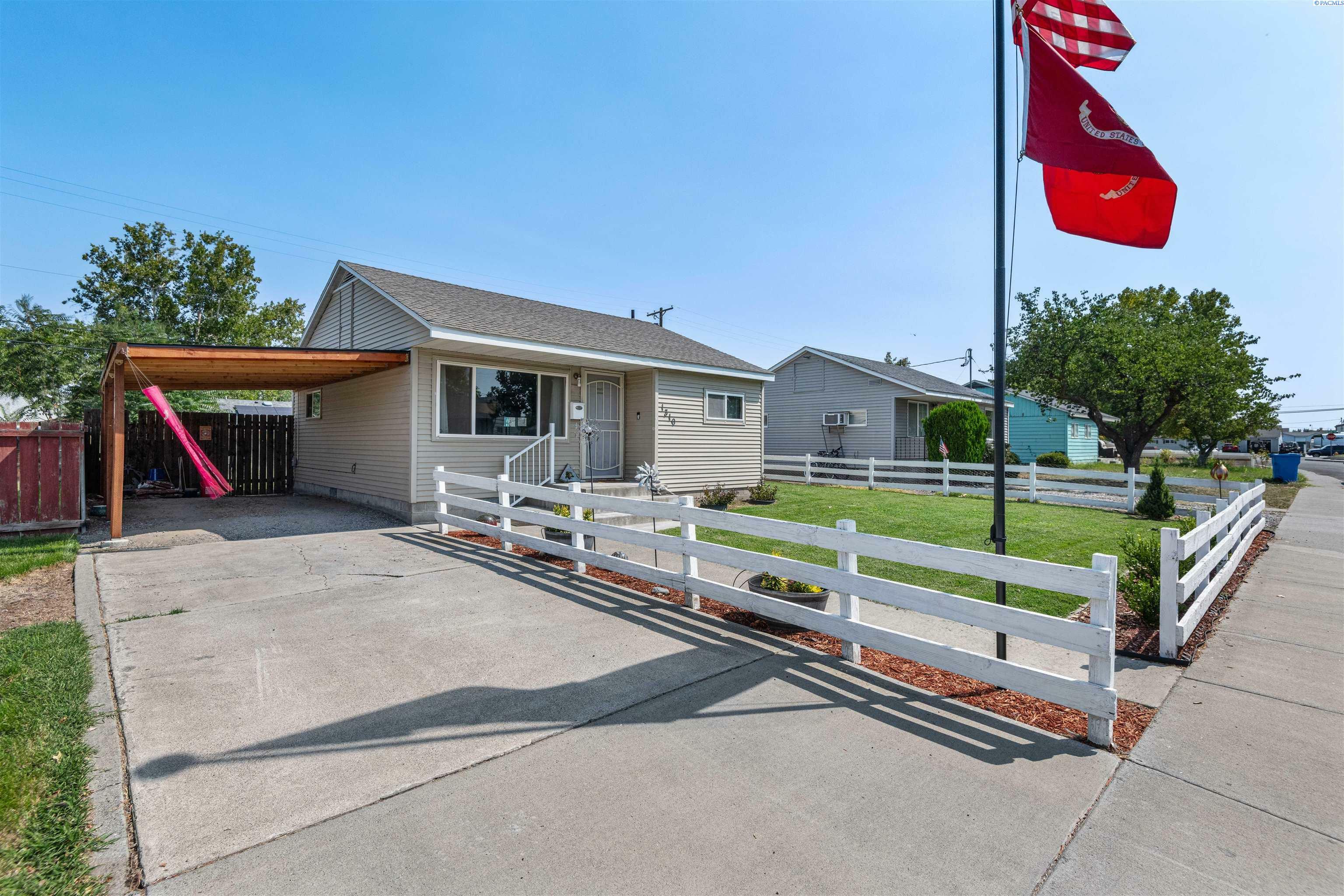 Property Photo: 1310 Totten Ave WA 99354