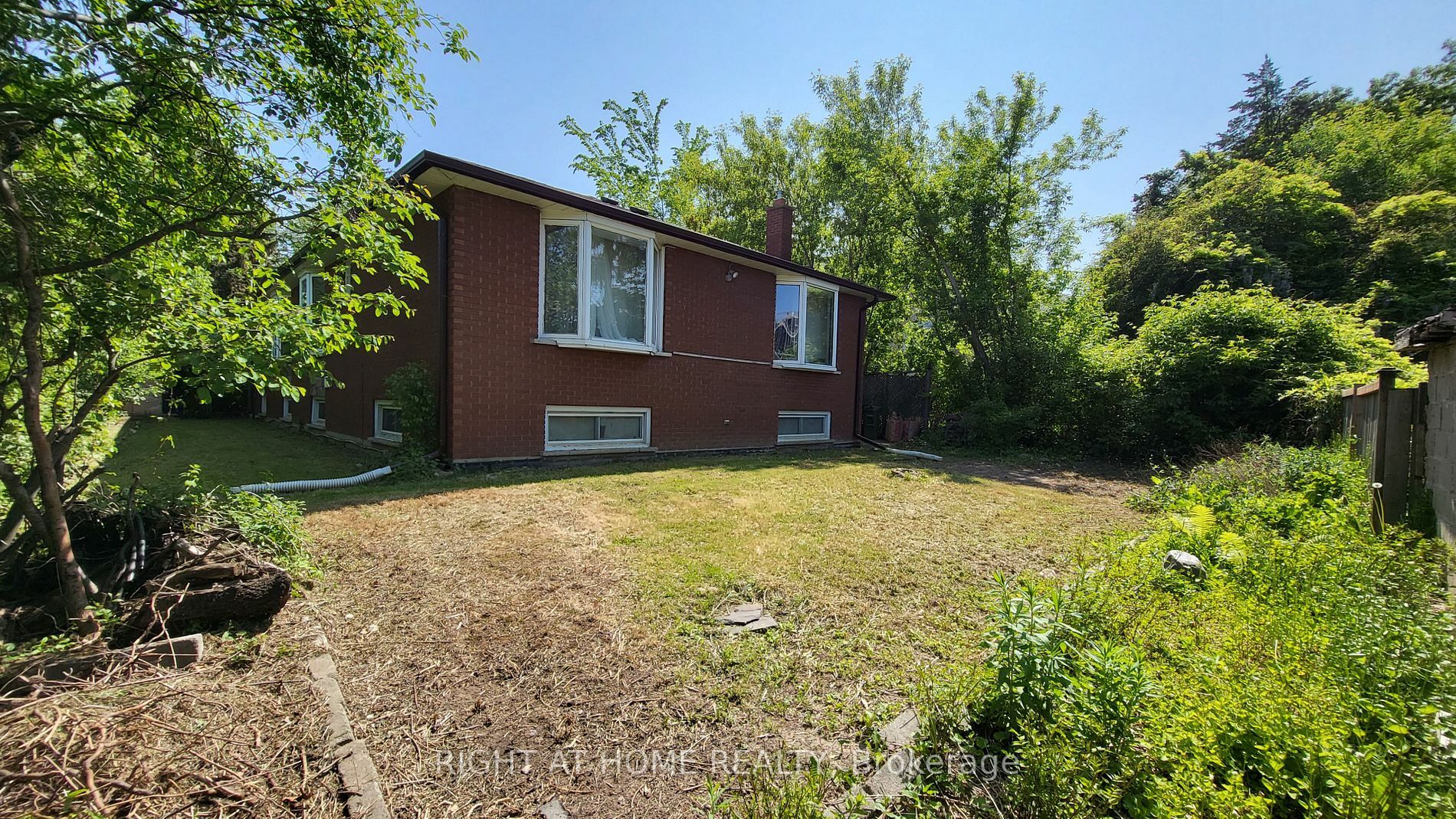 Property Photo:  92 Harlandale Ave  ON M2N1P3 