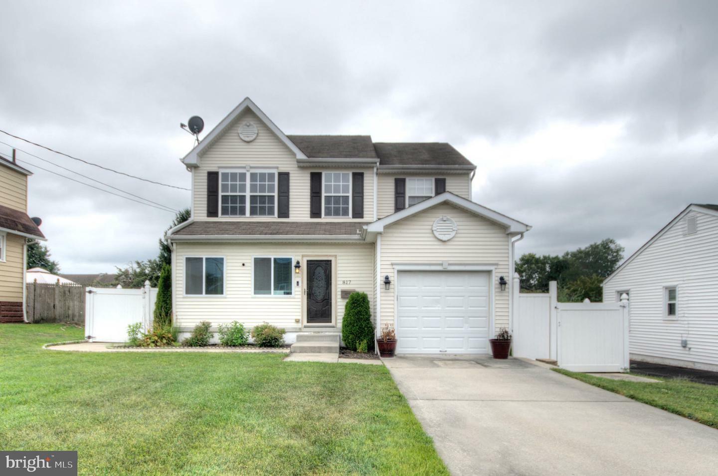 Property Photo: 817 N Read Avenue NJ 08078