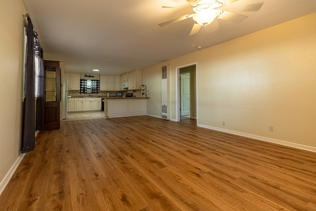 Property Photo: 412 Josephine St TX 78028