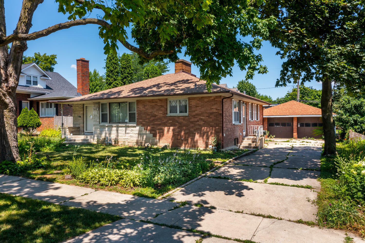 Property Photo:  333 W Benton Avenue  IL 60540 