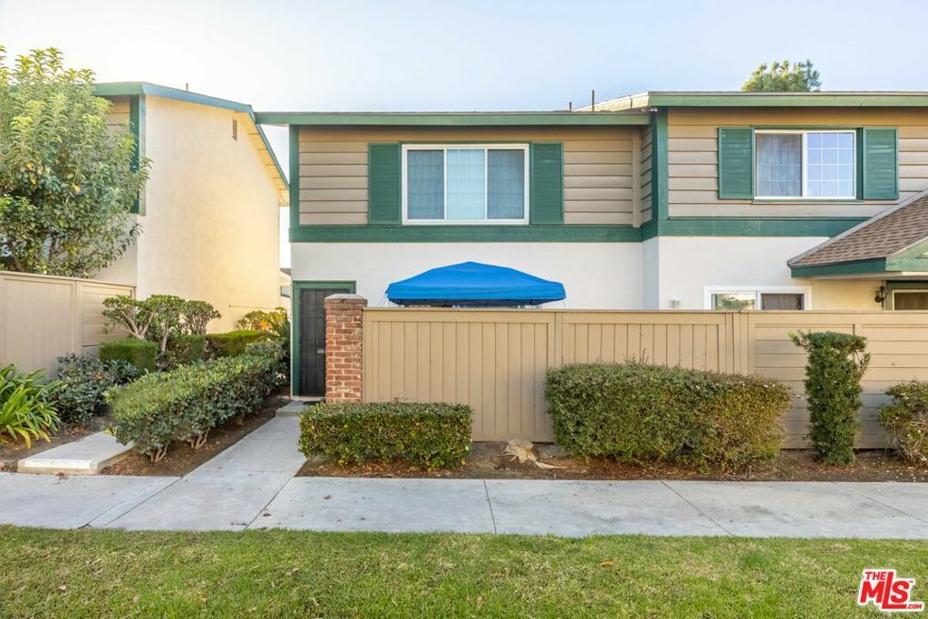 Property Photo:  8238 Henderson  CA 90621 