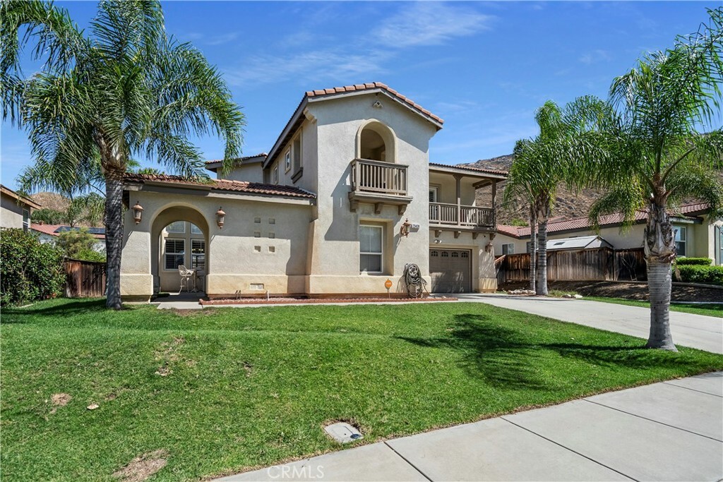 Property Photo:  23438 Via Solana  CA 92557 