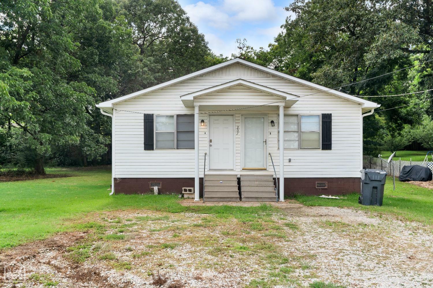 Property Photo:  207 Lake Drive  AR 72405 