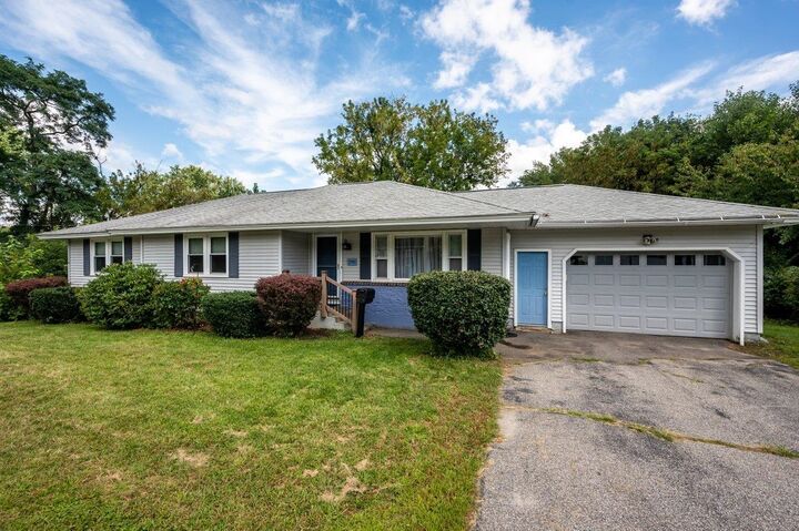 295 Gray Street  Manchester NH 03103 photo
