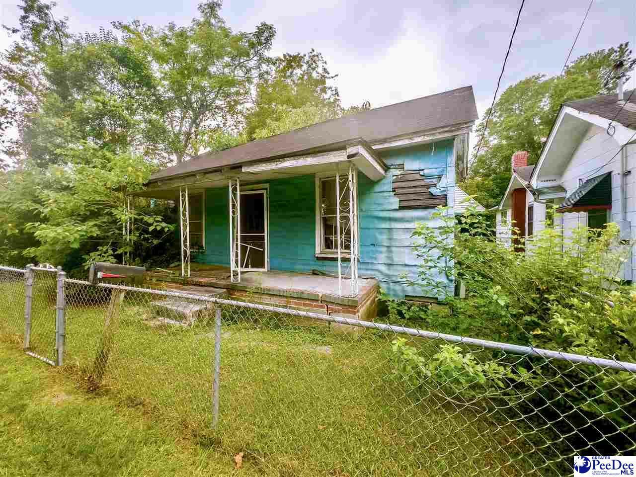 Property Photo:  507 N McQueen St  SC 29501 