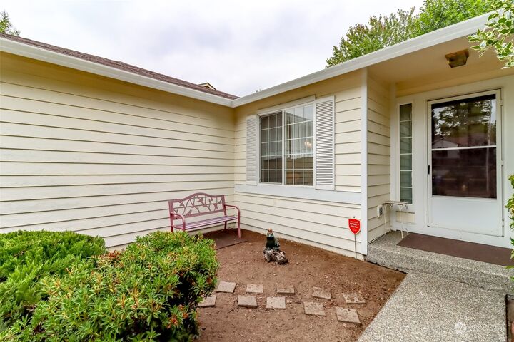 Property Photo:  4708 Blueberry Court SE  WA 98503 