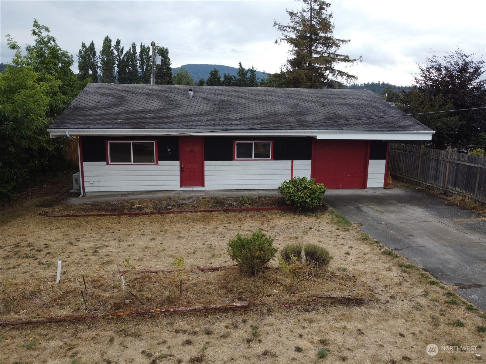 Property Photo:  127 W Hammond Street 1/2  WA 98382 