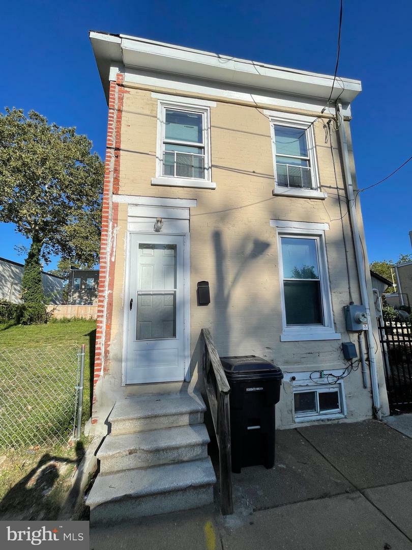 Property Photo: 813 N Church Street DE 19801