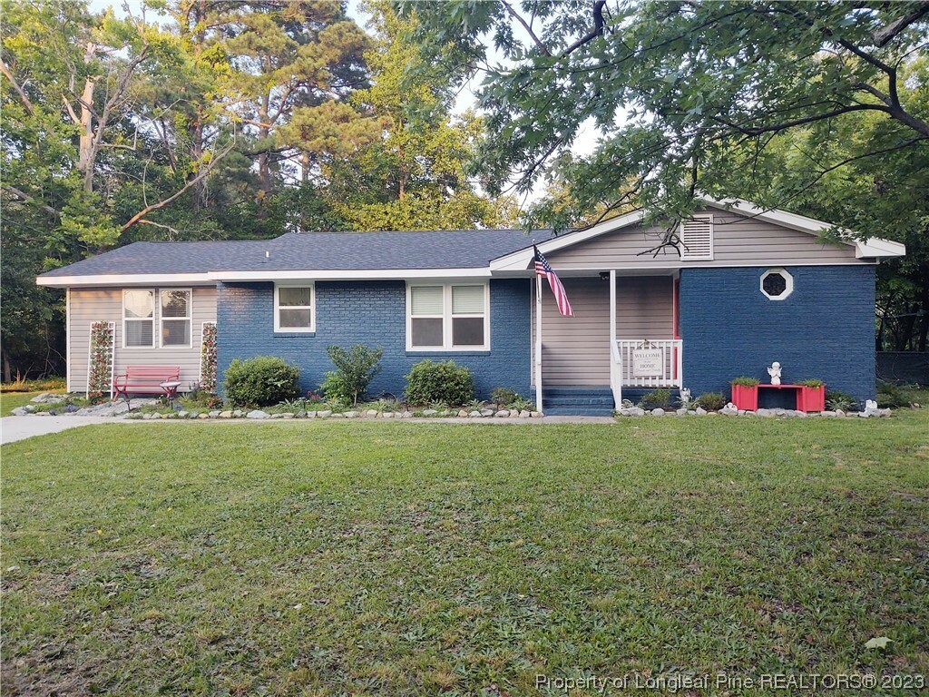 Property Photo:  105 Shads Ford Boulevard  NC 28314 