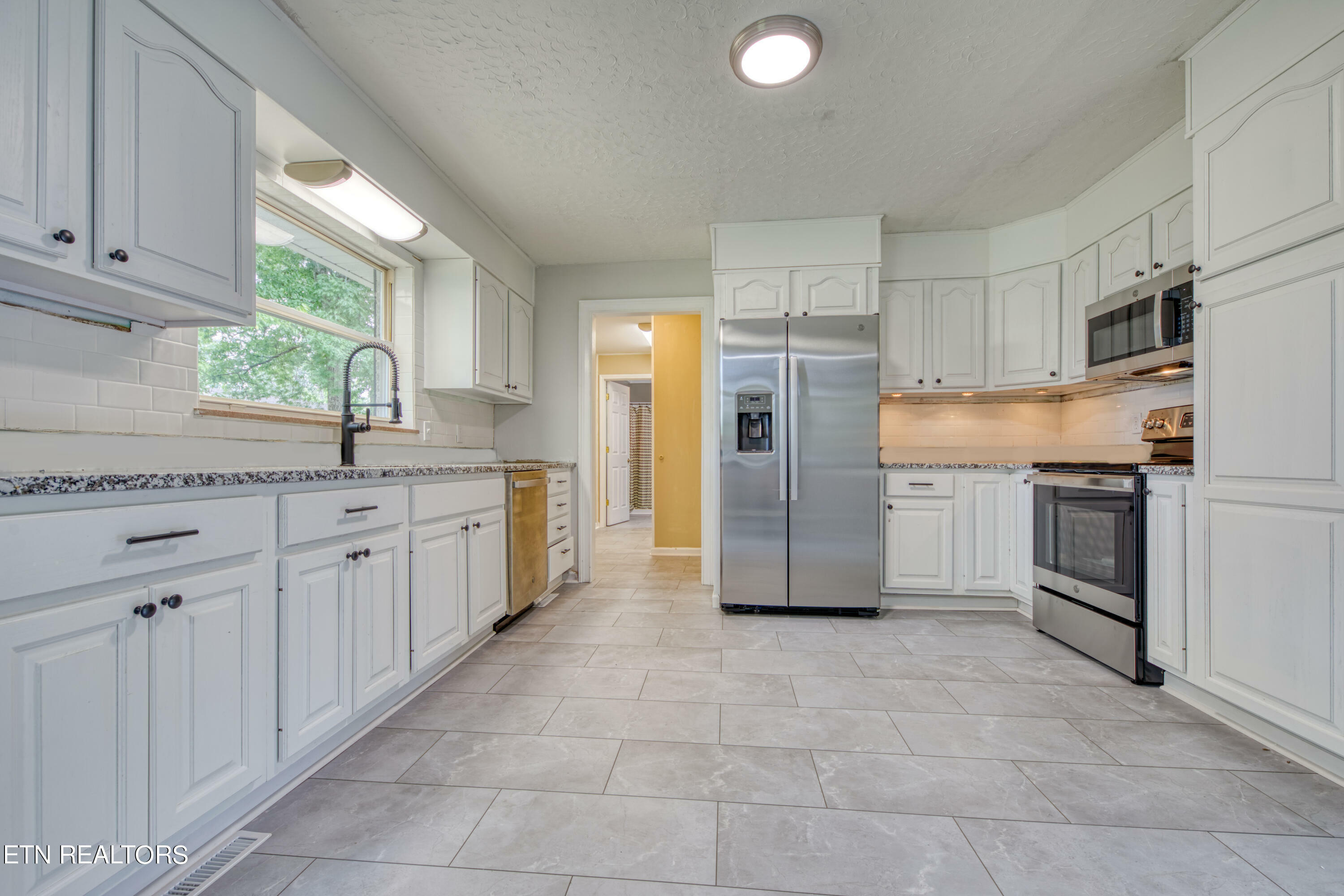 Property Photo: 329 Lynn Drive TN 37862