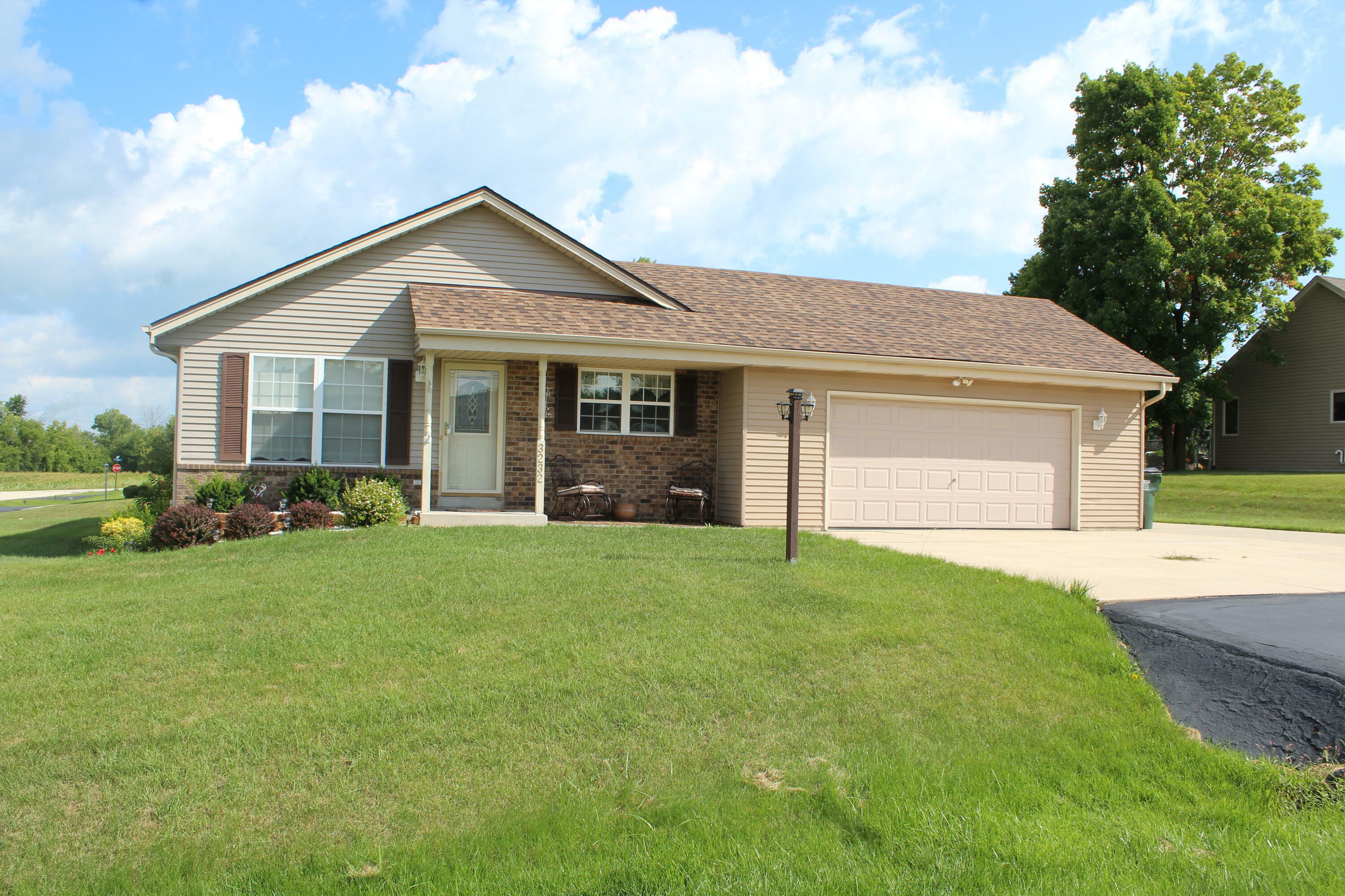 Property Photo: 3232 Redbird Ln WI 53402