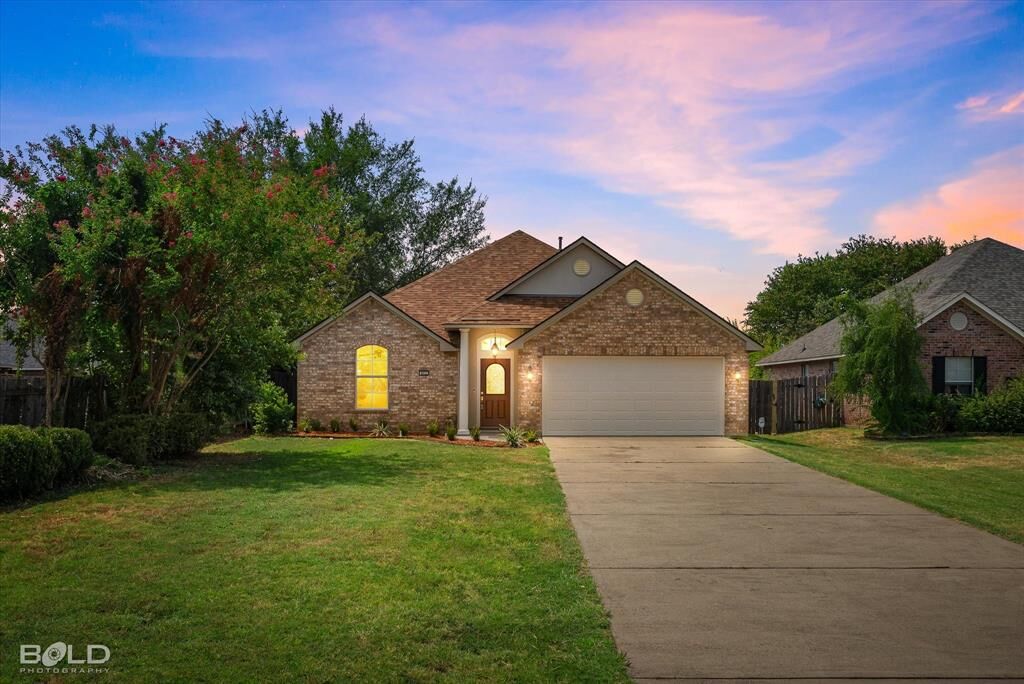 Property Photo: 402 Broughton Circle LA 71112