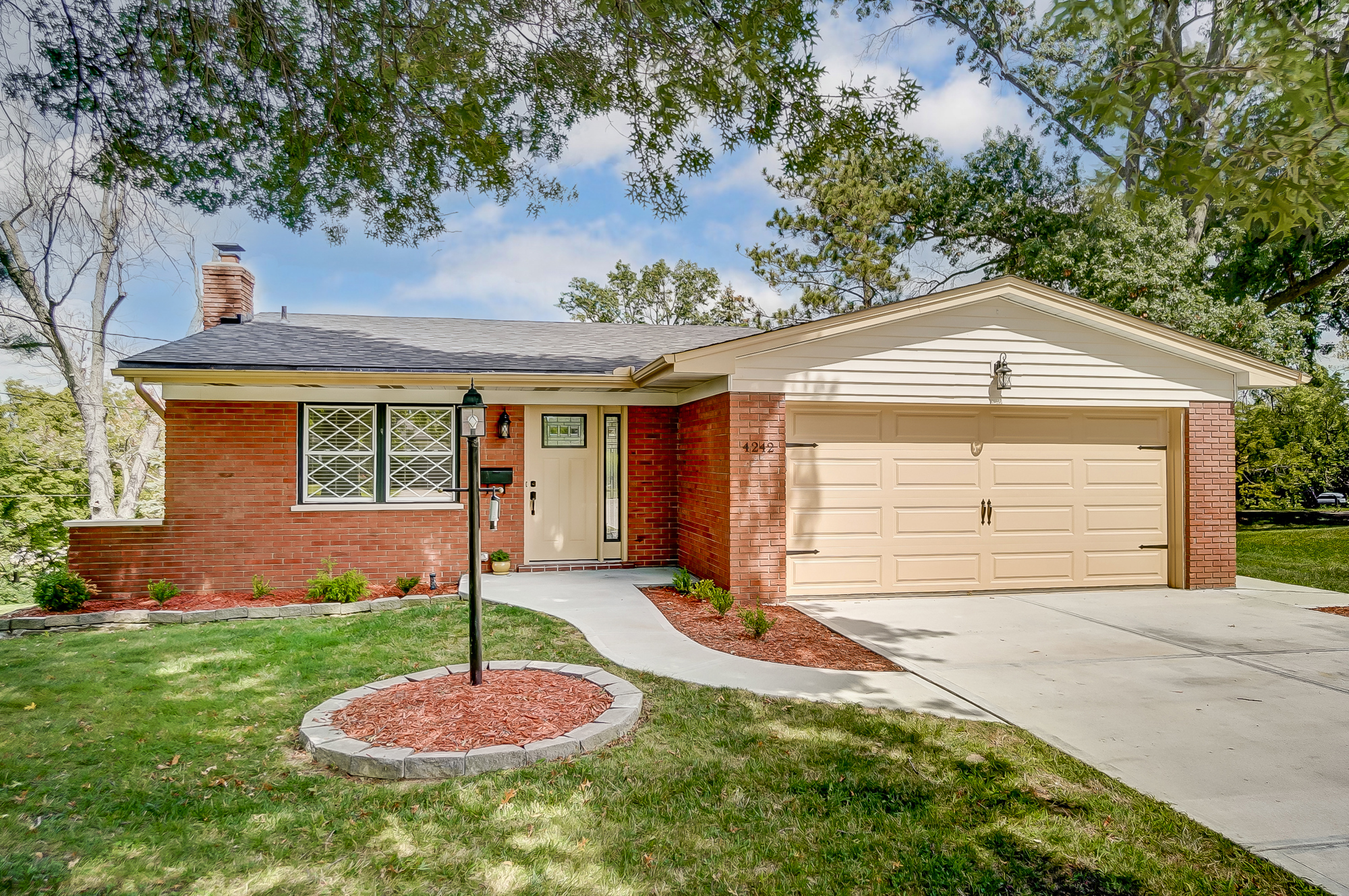 Property Photo: 4242 Marcrest Drive OH 45211