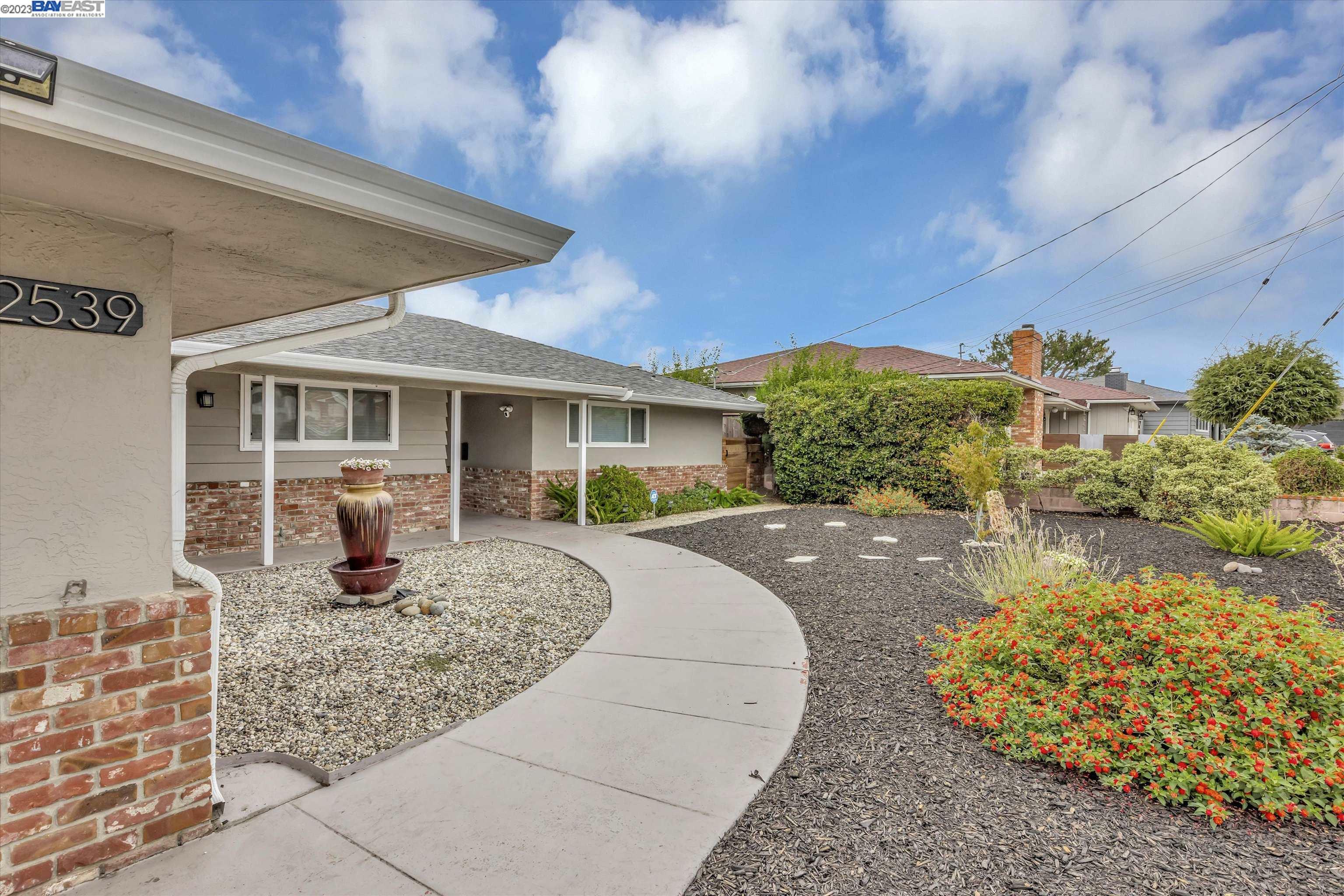 Property Photo:  2539 Marineview Dr  CA 94577 