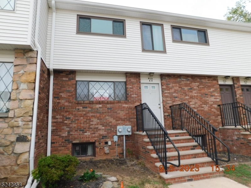 Property Photo:  913 Merritt Dr E2  NJ 08844 