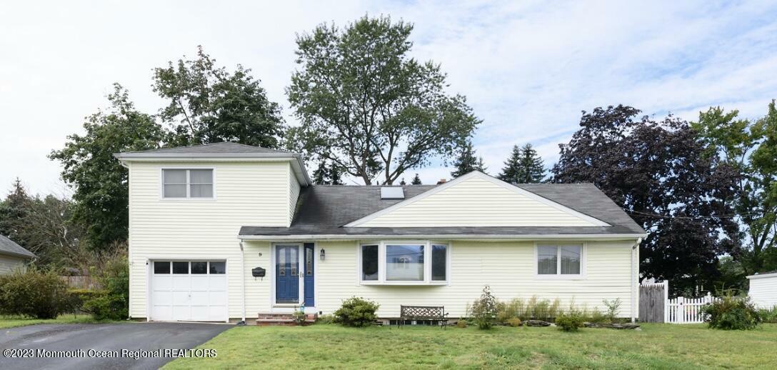 9 Heddin Place  Middletown NJ 07748 photo