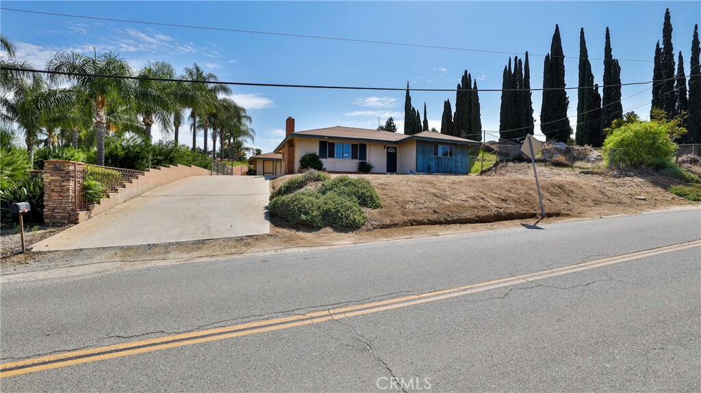 Property Photo:  2011 Valley View Avenue  CA 92860 