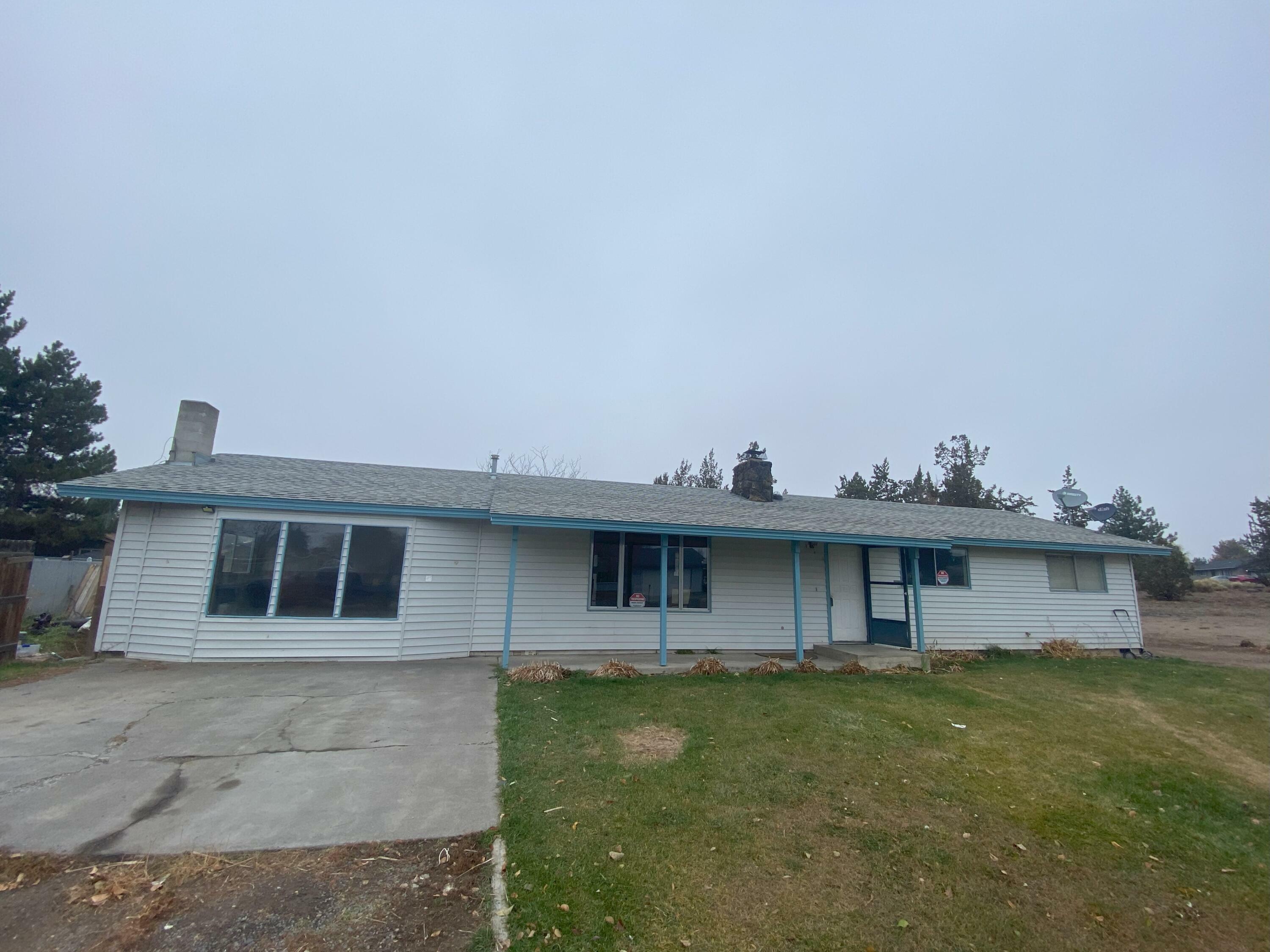 Property Photo:  437 SW 25th Street  OR 97756 