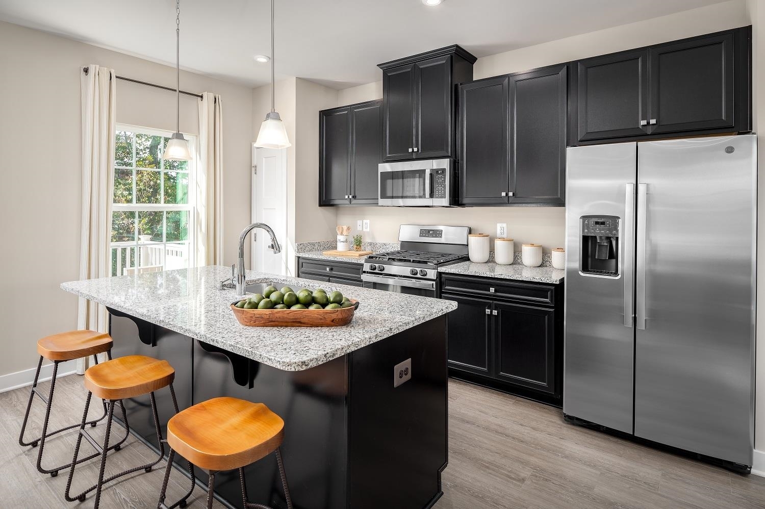 Property Photo: 104D Drysdale St VA 22801