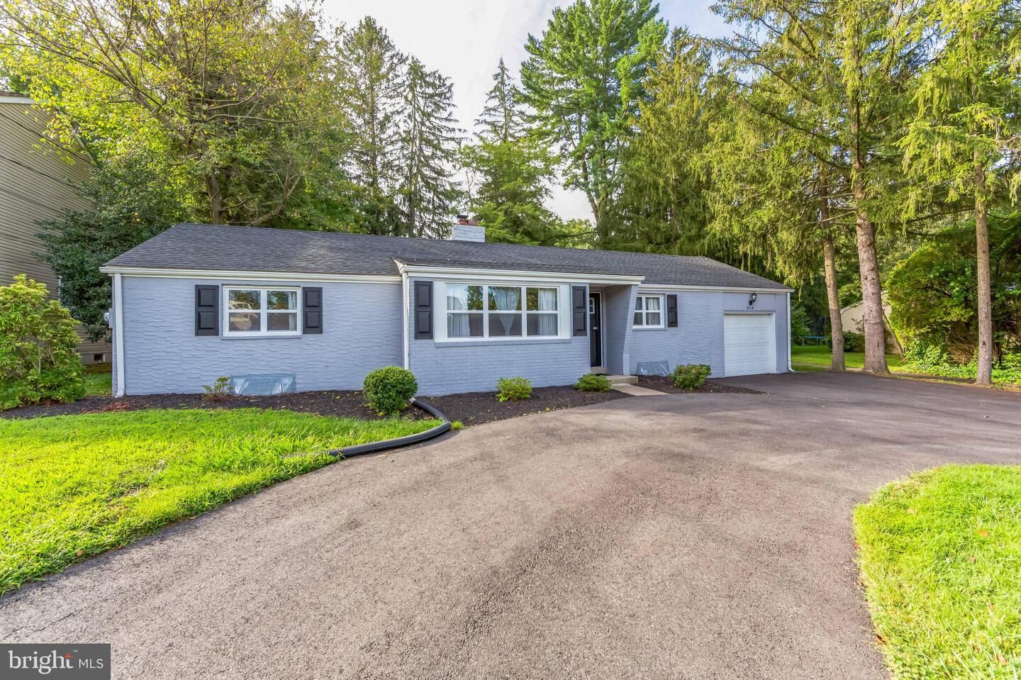 Property Photo:  2114 Faulkland Road  DE 19805 